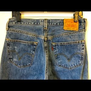 Levis 501 - 32/34 - Button Fly - Medium Blue